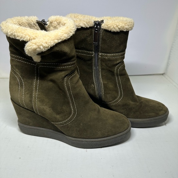 Aquatalia Shoes - Aquatalia Brown Suede Cindy Wedge Boots with Cream Fur Size 7 Made in Italy